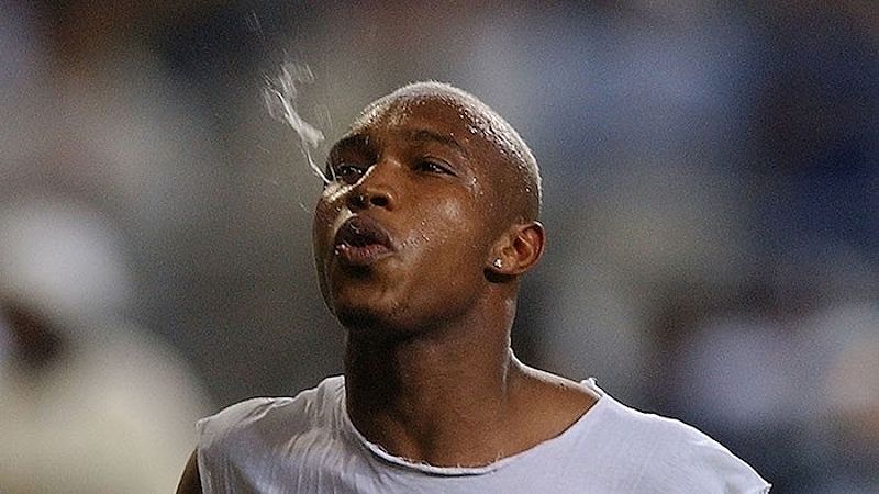 El Hadji Diouf - cầu thủ nhổ nước bọt