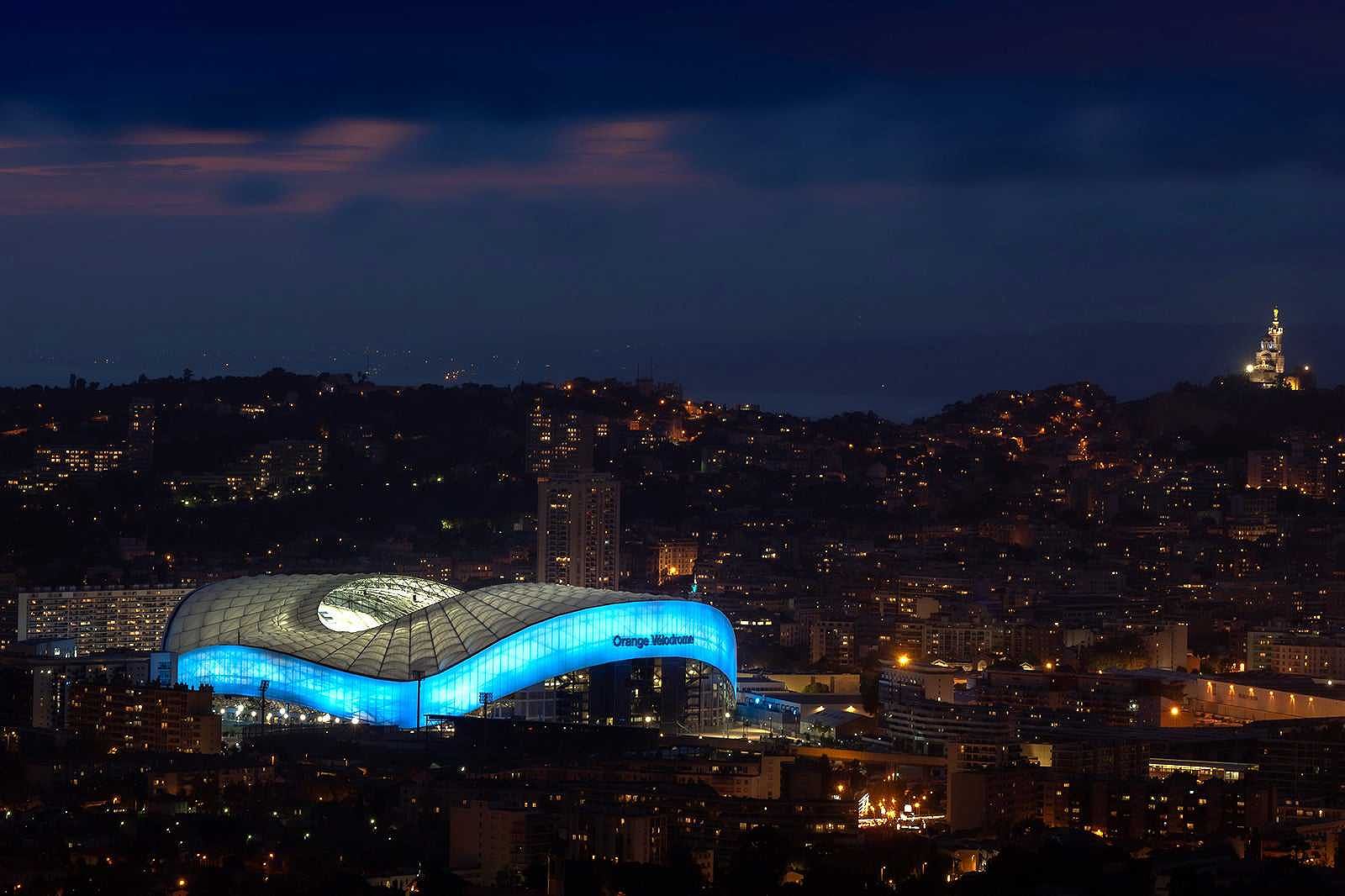 Sân vận động Orange Vélodrome, nơi diễn ra nhiều trận đấu lịch sử của Marseille