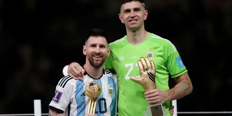 Đánh giá về thành tích và chuyên môn